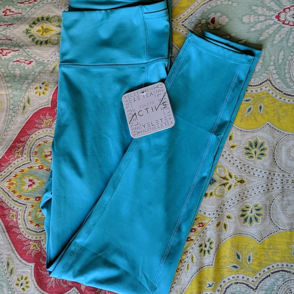 Turquoise leggings with pockets